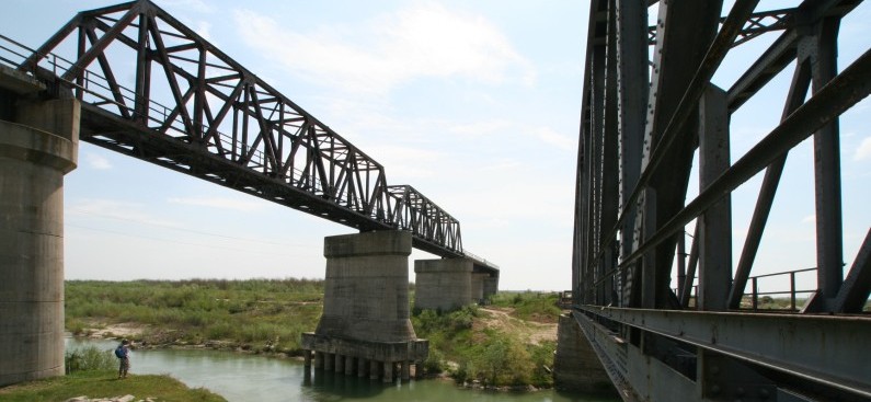 Podul neterminat de la Gradistea