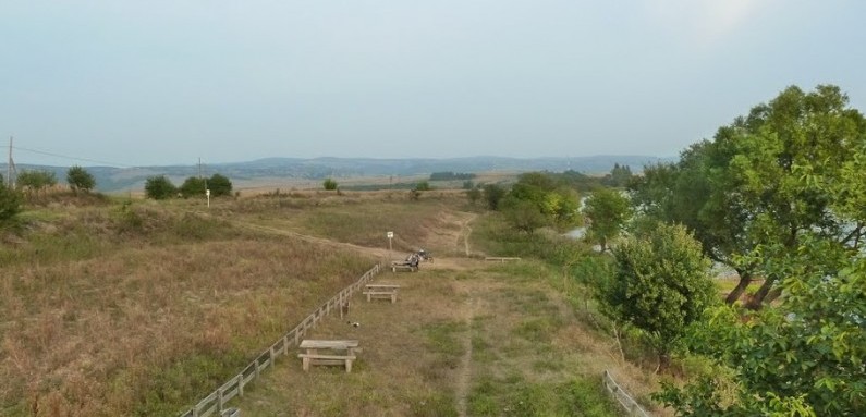 Loc de observație a faunei aviare, lângă Belobreșca