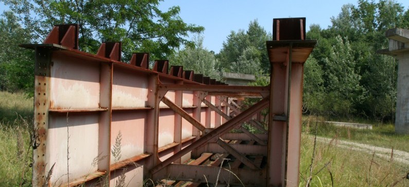 Linia CFR 219 - Viaduct inlocuitor pentru rambleul de pamant surpat - tablierul metalic