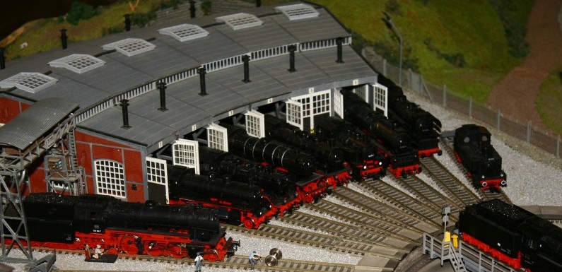 Muzeul Trenulețelor din Sinaia - Depoul de locomotive