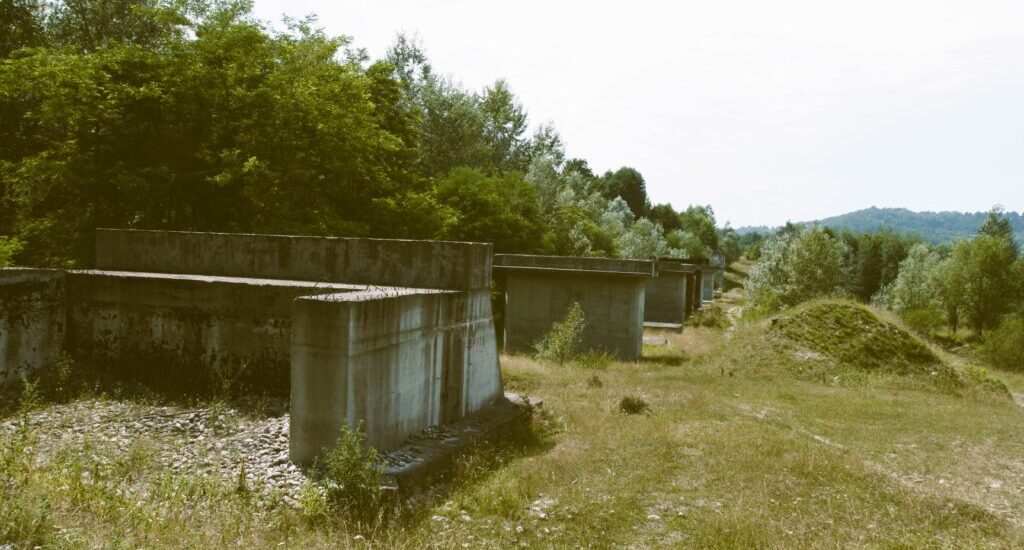 Viaduct neterminat la ieșirea din tunelul Ploștina
