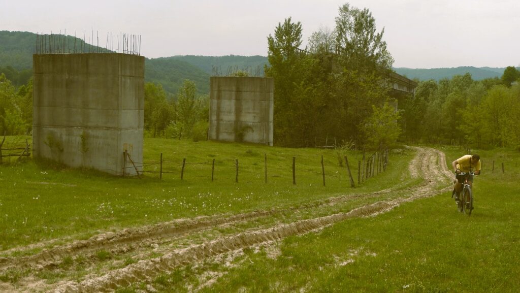 Linia 219, viaduct avariat. Foto: VladG