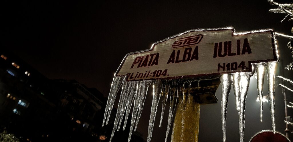 Stație de autobuz